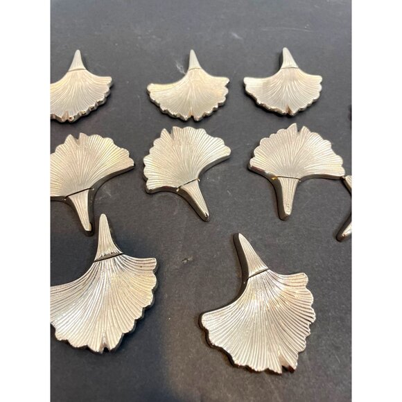 Set of 12 Beautiful Silver Metal Flower Petal Table Name or Sign Stands - Picture 5 of 9